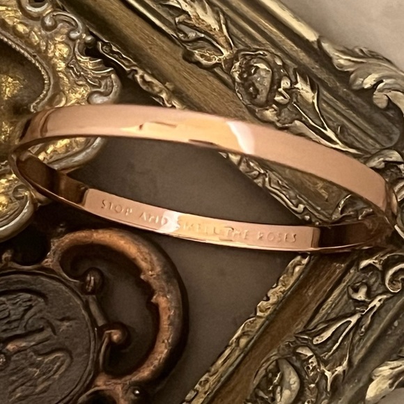 KATE SPADE • Stop And Smell The Roses Idiom Bangle Bracelet - Picture 6 of 6